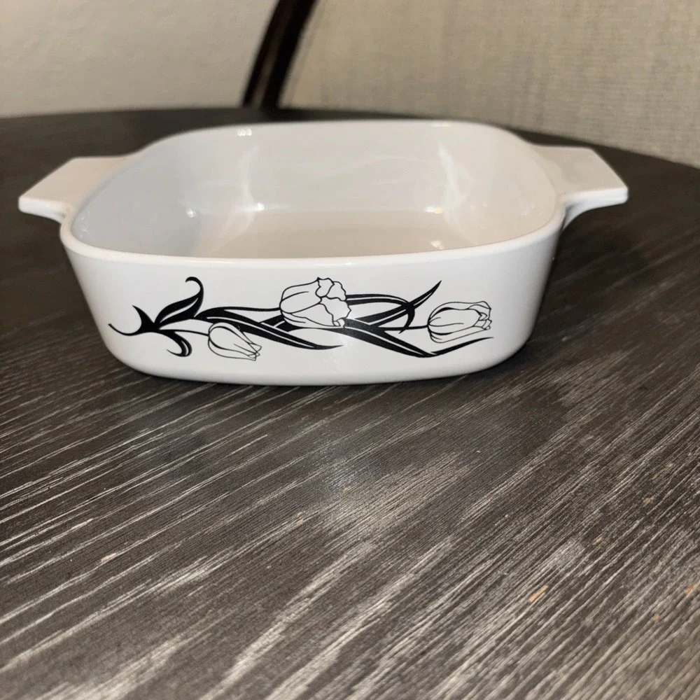 Rare Corning Ware Bakeware A-1-B Lyric Black Tulip Casserole Dish 1 Liter